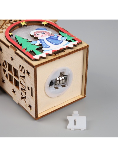 Ёлочная игрушка «Домик со Снегурочкой», 11×8.5×7.5 см, 1 LED, от батареек, свечение тёплое белое