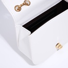 Сумка женская мессенджер на клапане, 18×7×13 см, со стёжкой, белая - Фото 4