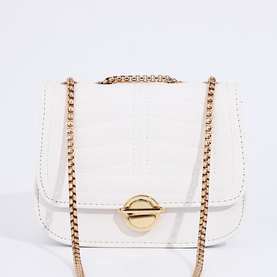 Сумка женская на клапане, белая