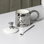 Кружка керамическая с ложкой «Стильный мишка», 320 мл, цвет серебряный - фото 4603399
