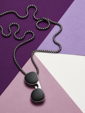 Кулон «Очки» солнцезащитные, цвет чёрный в серебре, 70 см