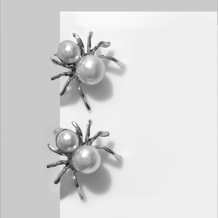 Серьги с жемчугом «Паук» миниатюрный, цвет белый в серебре - Фото 1