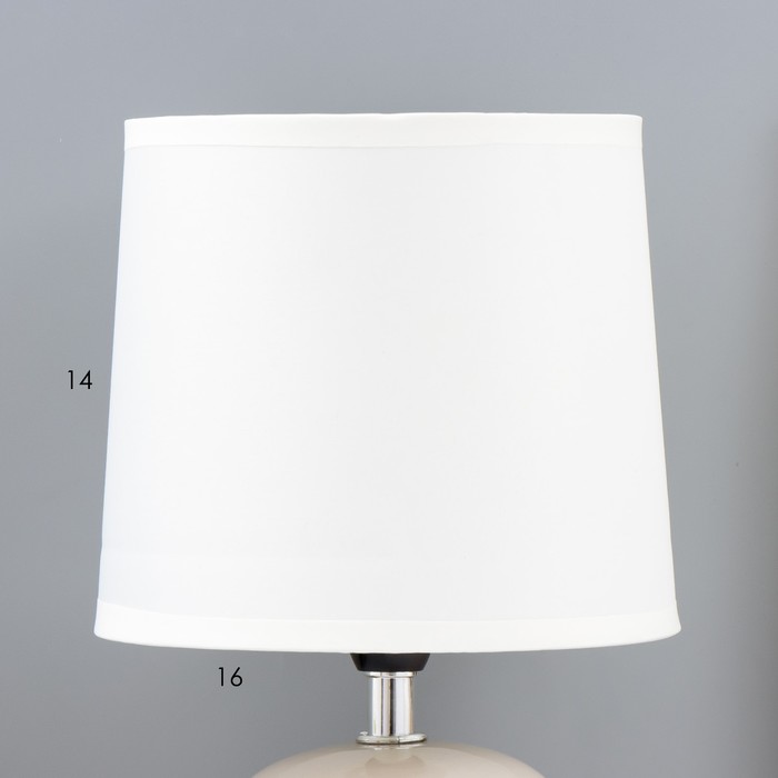 Настольная лампа "Ариззи" Е14 1х40Вт молочный 18х18х33 см RISALUX - фото 1907796490