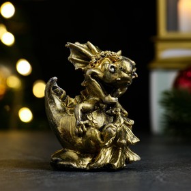 Фигура "Дракон с елкой" старое золото, 6х4х4см