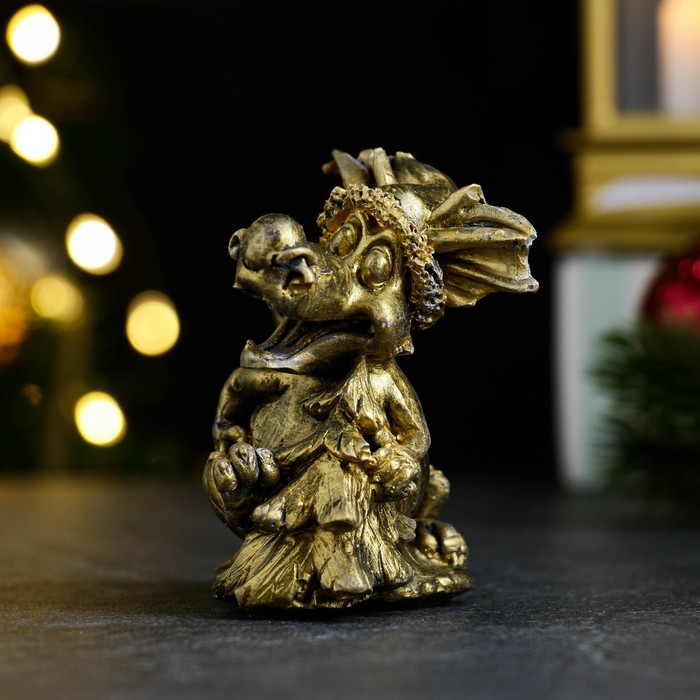 Фигура "Дракон с елкой" старое золото, 6х4х4см
