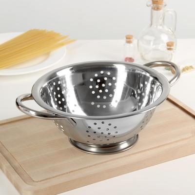 Дуршлаг из нержавеющей стали Доляна «Индия», d=24 см, на ножке, две ручки