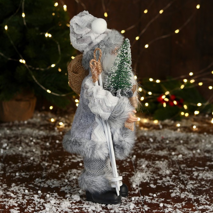Дед Мороз "Клетчатом жилете и с ёлкой" 30 см, серый - фото 1928249213
