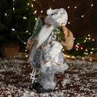 Дед Мороз "Клетчатом жилете и с ёлкой" 30 см, серый - Фото 4