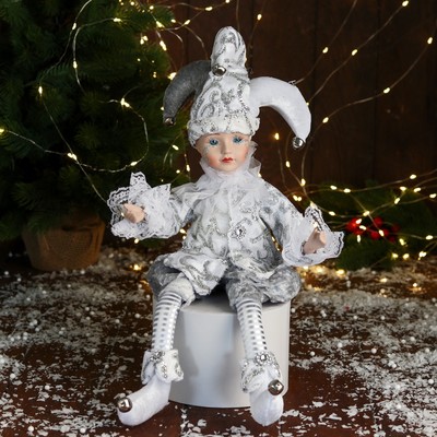 Новогодний шут «В нарядном костюмчике» музыка шевелит головой, 46 см, белый