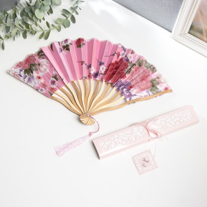 Веер бамбук, текстиль h=21 см изгиб, с кистью "Цветы" в коробке, розовый - Фото 1