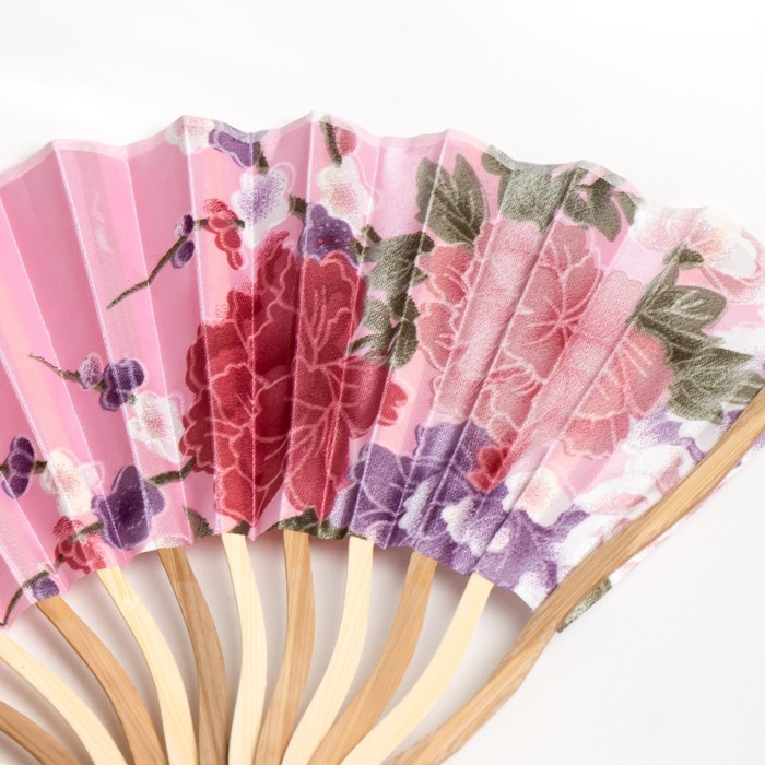 Веер бамбук, текстиль h=21 см изгиб, с кистью "Цветы" в коробке, розовый - фото 1926772270
