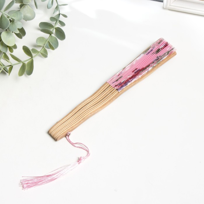 Веер бамбук, текстиль h=21 см изгиб, с кистью "Цветы" в коробке, розовый