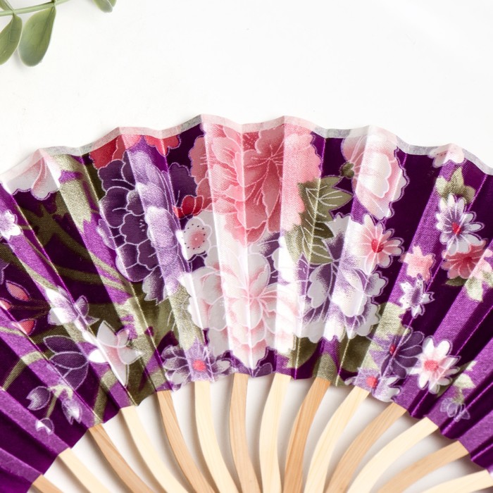 Веер бамбук, текстиль h=21 см изгиб, с кистью "Цветы" в коробке, фиолетовый - фото 1887202268