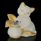 статуэтка "Кошка и бабочка", белая с золотом, керамика, стразы Swarowski, 20x14xh:22 см - Фото 1