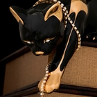 статуэтка "Кошка с цепочкой", черная с золотом, керамика, стразы Swarowski, 29x10xh:31 см - Фото 2
