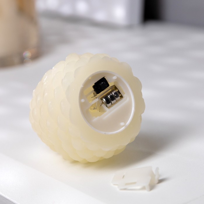 Светодиодная фигура «Свеча шишка» 4.5 × 7 × 4.5 см, пластик, батарейки AG13х3, свечение тёплое белое - фото 1907799058