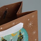 Пакет подарочный новогодний крафтовый квадратный «С новым годом», 14×14×9 см 9524161 - фото 16604766