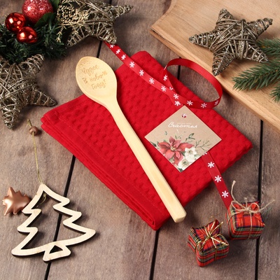 Новогодний подарочный набор «Доляна. Чудес в новом году»: бордовое полотенце, деревянная ложка, открытка