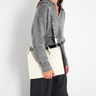 Сумка женская тоут на молнии, 31×10.5×25 см, белый - Фото 12