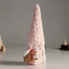 Кукла интерьерная "Бабуся в меховом розовом колпаке со звёздами и санками" 32 см - Фото 2