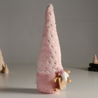Кукла интерьерная "Бабуся в меховом розовом колпаке со звёздами и санками" 32 см - Фото 3