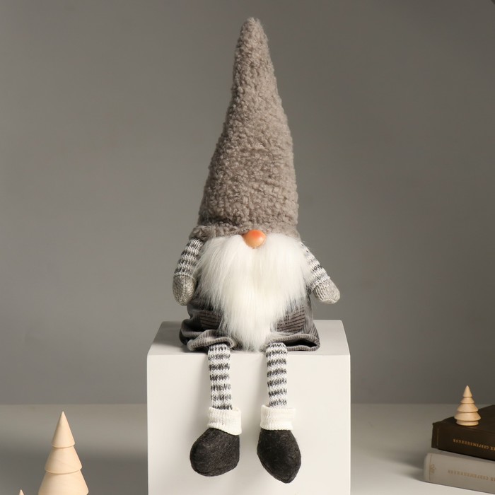 Кукла интерьерная "Дед Мороз в полосатых гетрах и сером колпаке" 48 см - фото 1907802784