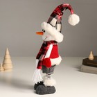Кукла интерьерная "Снеговик в жилете со снежинкой и клетчатом колпаке" 44 см - Фото 4