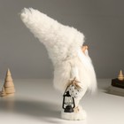 Кукла интерьерная "Дед Мороз в белой мохнатой шубке и колпаке, с фонариком" 43 см - Фото 2