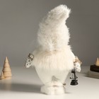 Кукла интерьерная "Дед Мороз в белой мохнатой шубке и колпаке, с фонариком" 43 см - Фото 3
