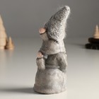 Сувенир керамика "Гномы пирамидка, с сердечком, в сером" 9х7,8х17,8 см - Фото 4