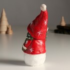 Сувенир полистоун "Снеговик в красном с зелёным шарфом, держит ёлку" 9,3х8,2х18,7 см - Фото 4