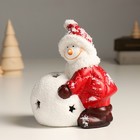 Сувенир керамика свет "Снеговик в красном пуховике со снежным шаром" 10,8х8х13,7 см - Фото 2