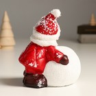 Сувенир керамика свет "Снеговик в красном пуховике со снежным шаром" 10,8х8х13,7 см - Фото 4