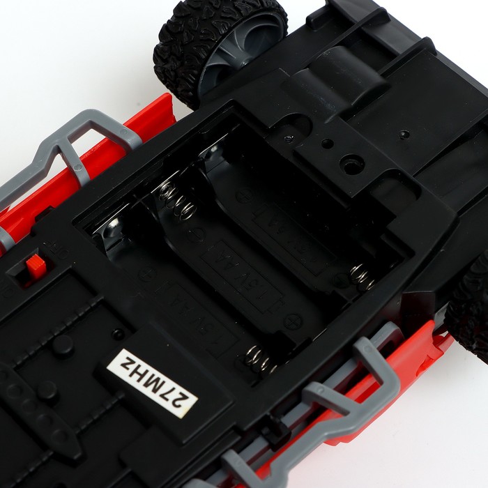 Машина радиоуправляемая «Гоночная», работает от батареек, открываются двери, световые эффекты, цвет красный 65862