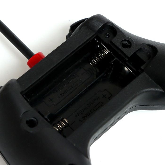 Машина радиоуправляемая «Гоночная», работает от батареек, открываются двери, световые эффекты, цвет красный 65862