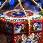 Подарочная новогодняя коробка «Новогодние часики» 18×18×14 см - Фото 4
