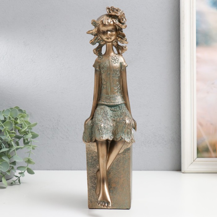 Сувенир полистоун "Девочка на кубе, с цветком в волосах" под бронзу 9,5х12х34 см