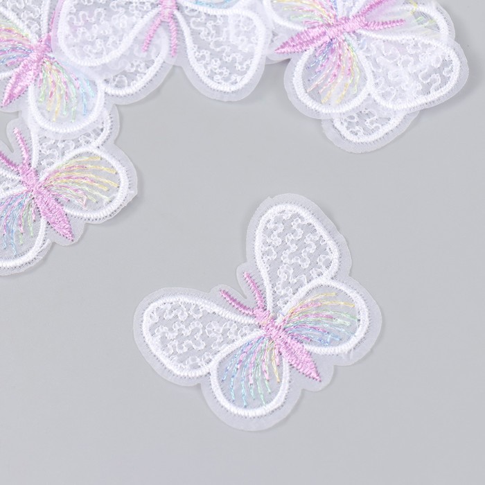 Декор для творчества текстиль вышивка "Бабочка сиренево-белая" 4,5х4 см - Фото 1