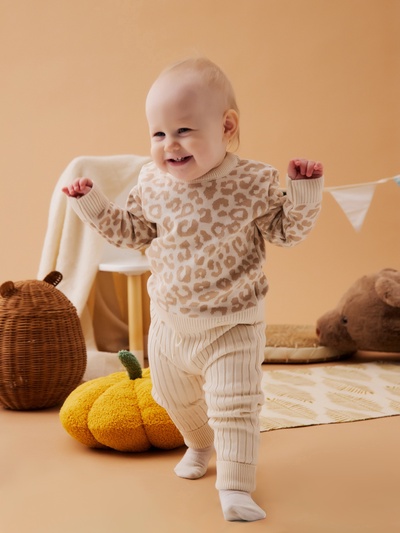 Костюм для девочки (джемпер, штаны) вязаный «Крошка Я» Leo Baby, рост 74-80 см, бежевый