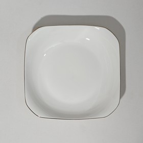 Тарелка фарфоровая квадратная «Золотая линия», 18×3,5 см, цвет белый