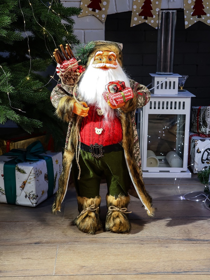 Дед Мороз под ёлку «Зимнее волшебство. В вязаном жилете, с подарками», 60 см, красный - Фото 1