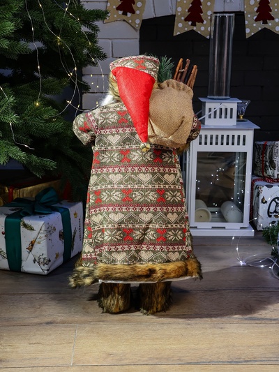 Дед Мороз под ёлку «Зимнее волшебство. В вязаном жилете, с подарками», 60 см, красный