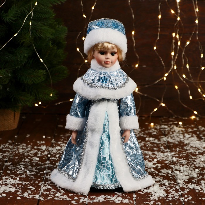 Снегурочка под ёлку «Зимнее волшебство. В шубе с узором-паутинка», 34 см, голубой - Фото 1