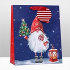 Пакет подарочный новогодний ламинированный «С подарочками », 26×32×12 см - Фото 2