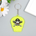 Брелок для ключей на кольце «Череп пирата», пластик, светоотражающий катафот, 5×5.5 см - Фото 2