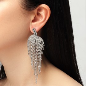 Серьги висячие со стразами "Грация" лесенка, цвет белый в серебре