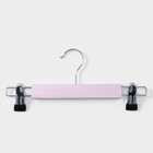 Вешалки для брюк и юбок LaDо́m Brillant, 28×12×2.8 см, 2 шт., деревянные, с зажимами, розовые - Фото 4