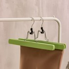 Вешалки для брюк и юбок LaDо́m Brillant, 30×17×2.4 см, 2 шт., деревянные, фисташковые - Фото 2