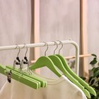Плечики - вешалки для одежды деревянные LaDо́m Brillant, 44,5×23×1,2 см, 3 шт, цвет зелёный - Фото 10