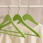 Плечики - вешалки для одежды деревянные LaDо́m Brillant, 44,5×23×1,2 см, 3 шт, цвет зелёный - Фото 9